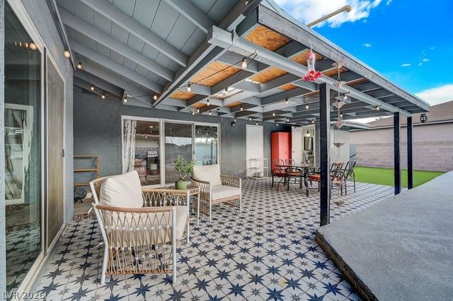 808 East Saint Louis Avenue, Las Vegas, NV 89104