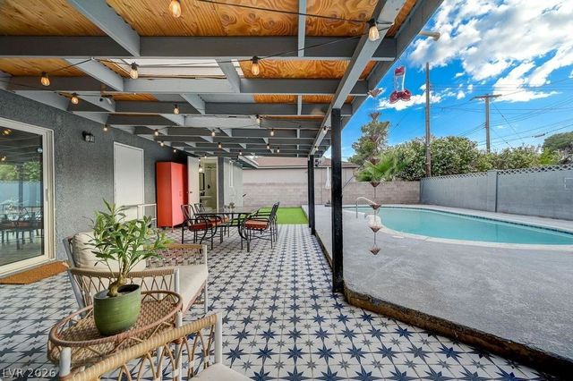 808 East Saint Louis Avenue, Las Vegas, NV 89104