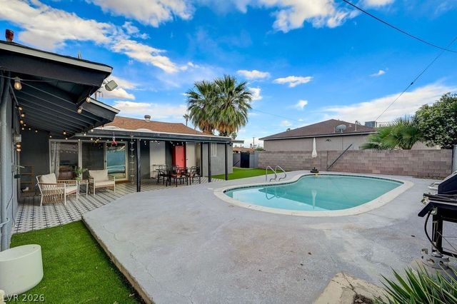 808 East Saint Louis Avenue, Las Vegas, NV 89104