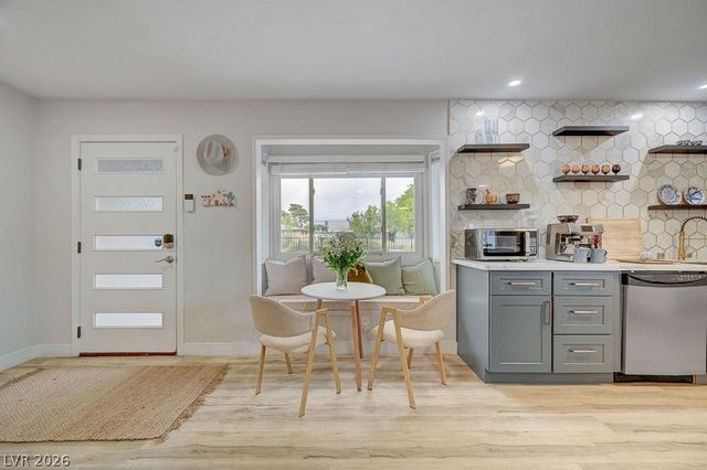 808 East Saint Louis Avenue, Las Vegas, NV 89104