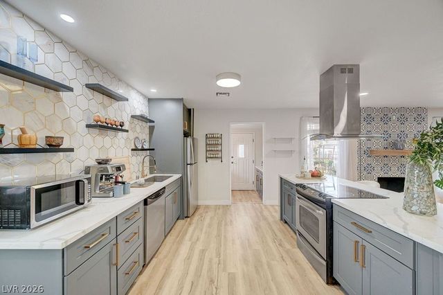 808 East Saint Louis Avenue, Las Vegas, NV 89104