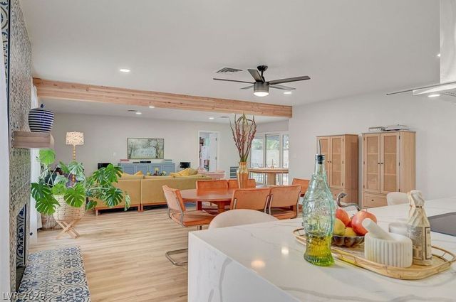 808 East Saint Louis Avenue, Las Vegas, NV 89104