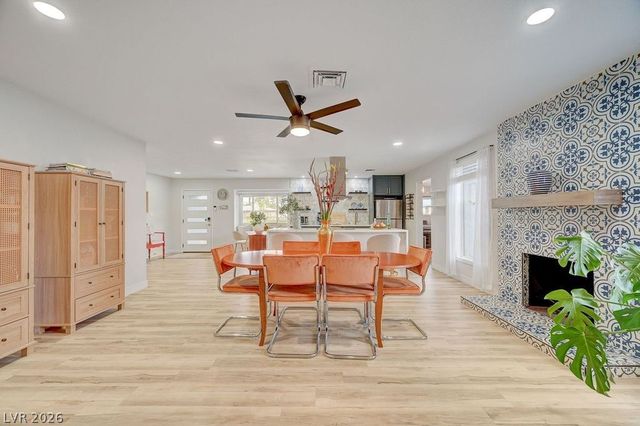 808 East Saint Louis Avenue, Las Vegas, NV 89104