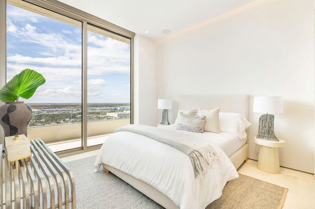 200 Arkona Court 2501 Ph-G, West Palm Beach, FL 33401