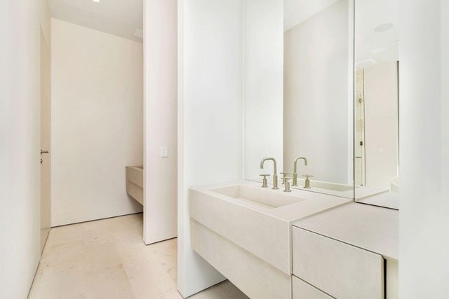 200 Arkona Court 2501 Ph-G, West Palm Beach, FL 33401