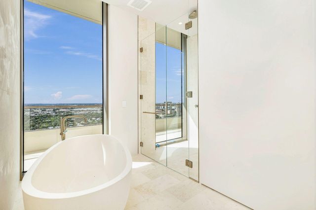 200 Arkona Court 2501 Ph-G, West Palm Beach, FL 33401