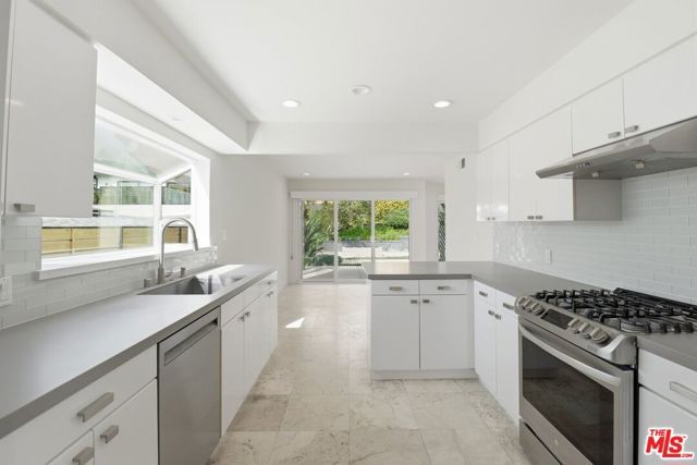 18149 Wakecrest Drive, Malibu, CA 90265