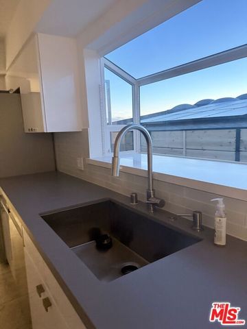 18149 Wakecrest Drive, Malibu, CA 90265