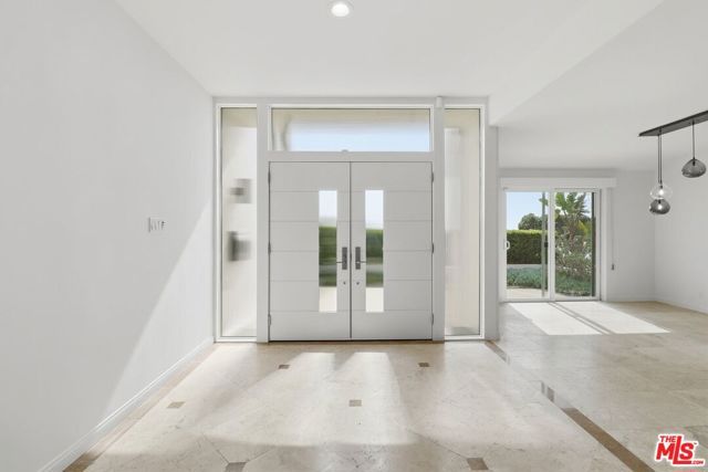 18149 Wakecrest Drive, Malibu, CA 90265