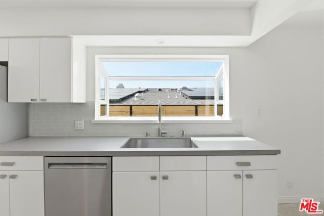 18149 Wakecrest Drive, Malibu, CA 90265