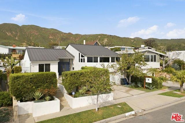 18149 Wakecrest Drive, Malibu, CA 90265