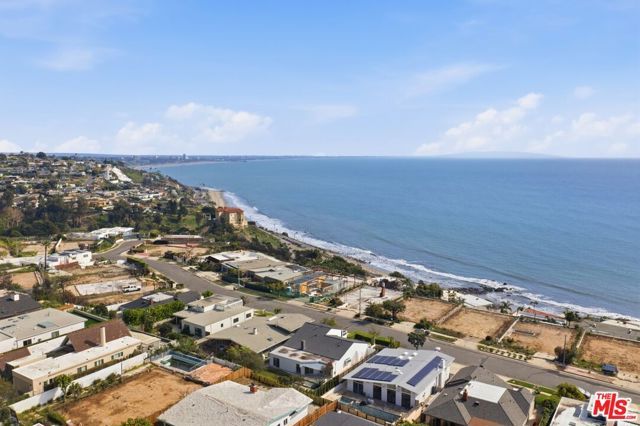 18149 Wakecrest Drive, Malibu, CA 90265