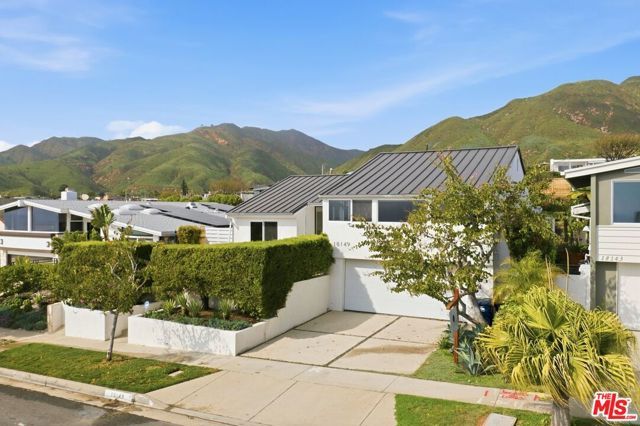 18149 Wakecrest Drive, Malibu, CA 90265