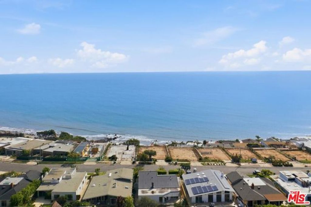 18149 Wakecrest Drive, Malibu, CA 90265