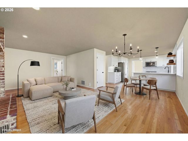 2536 15TH St, Springfield, OR 97477