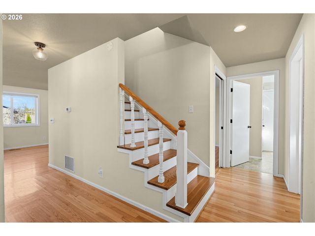 2536 15TH St, Springfield, OR 97477