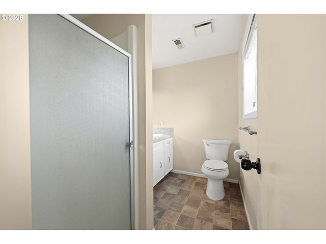 2536 15TH St, Springfield, OR 97477