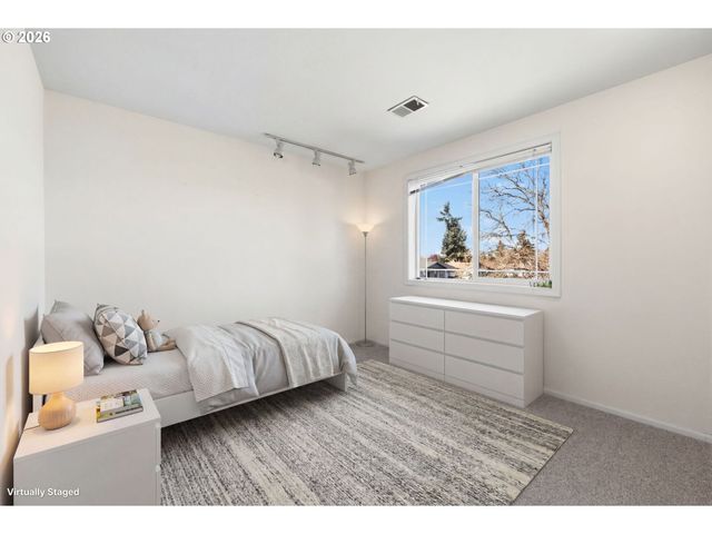 2536 15TH St, Springfield, OR 97477