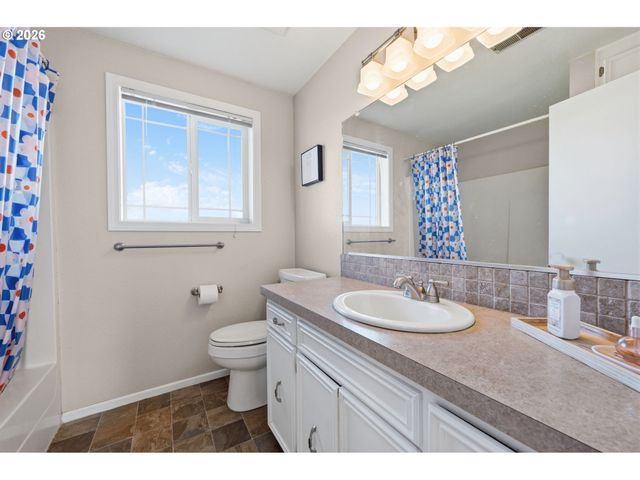 2536 15TH St, Springfield, OR 97477