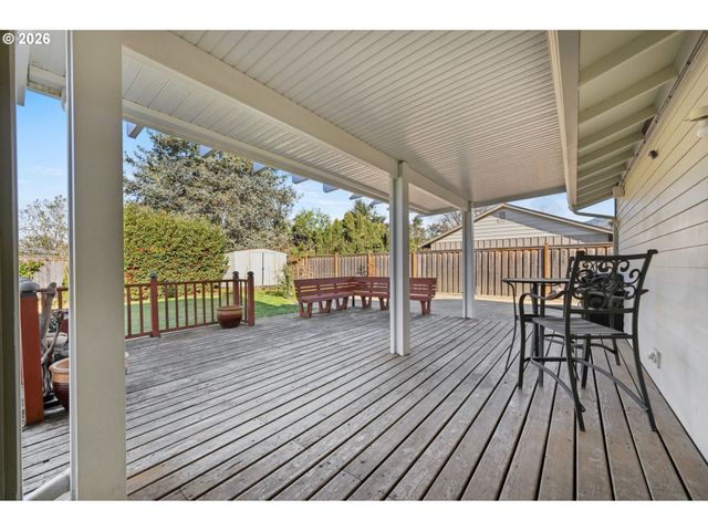 2536 15TH St, Springfield, OR 97477