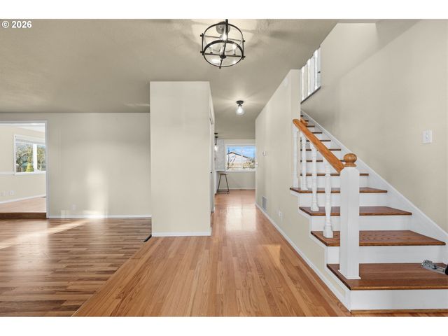 2536 15TH St, Springfield, OR 97477