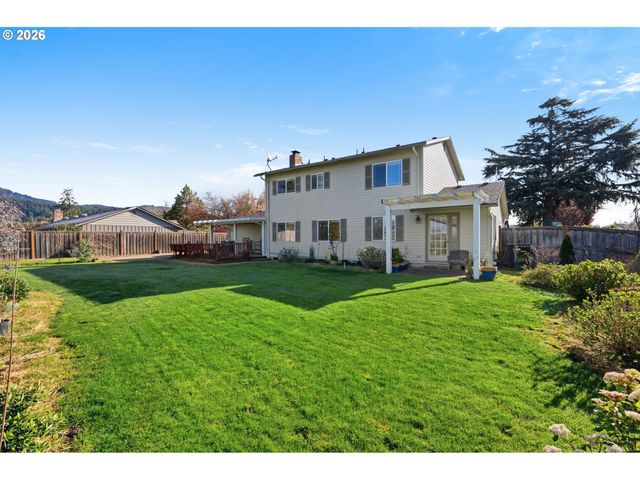 2536 15TH St, Springfield, OR 97477