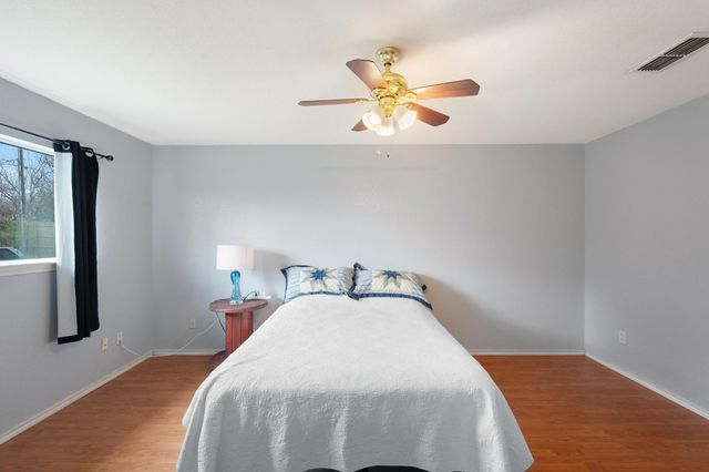 1309 Mallard LN, Taylor, TX 76574