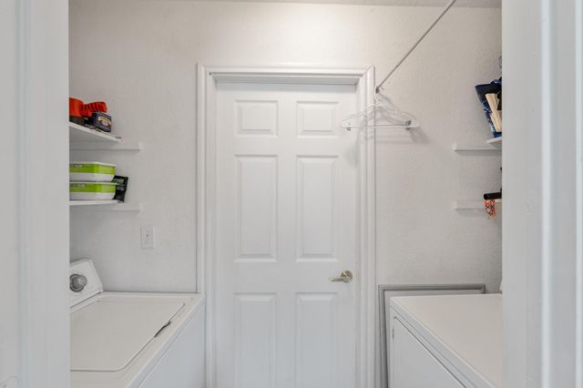 1309 Mallard LN, Taylor, TX 76574