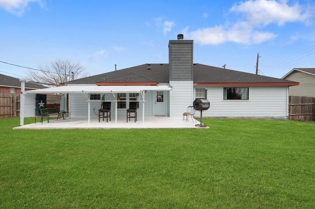 1309 Mallard LN, Taylor, TX 76574