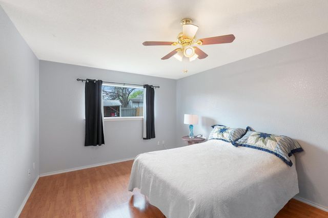 1309 Mallard LN, Taylor, TX 76574