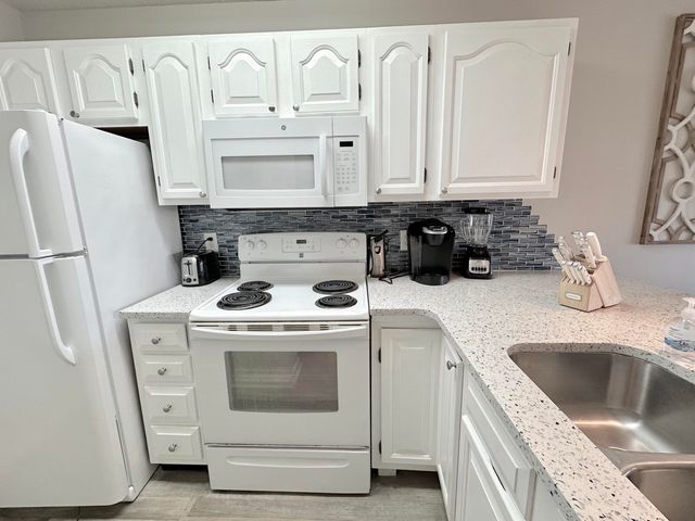 8730 S Thomas Drive UNIT 213, Panama City Beach, FL 32408