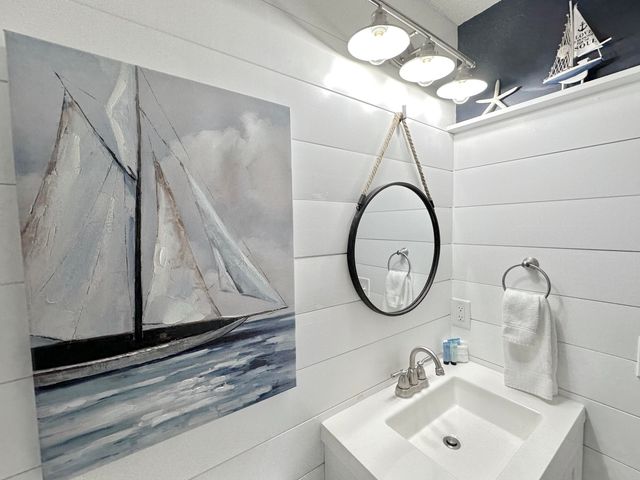 8730 S Thomas Drive UNIT 213, Panama City Beach, FL 32408