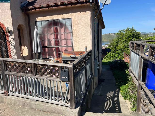 1324 Francis st, Crockett, CA 94525