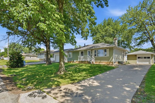 1009 38th Avenue, East Moline, IL 61244