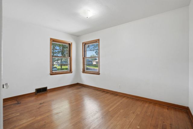 1009 38th Avenue, East Moline, IL 61244