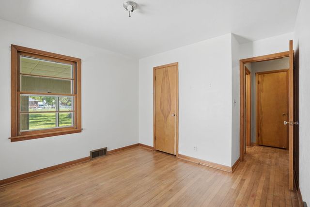1009 38th Avenue, East Moline, IL 61244