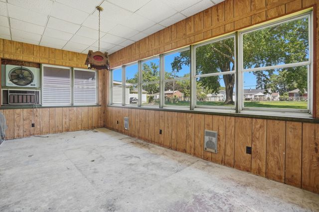 1009 38th Avenue, East Moline, IL 61244