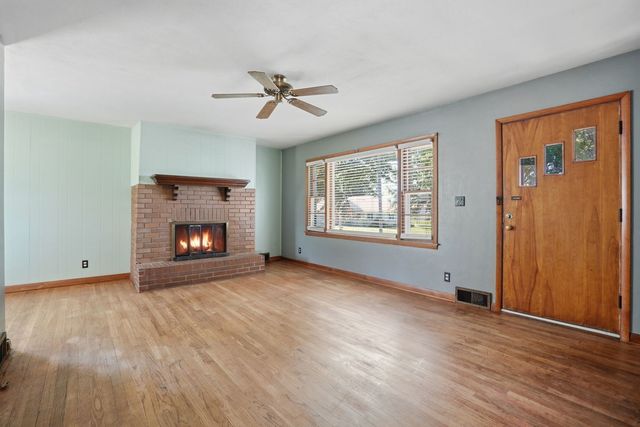 1009 38th Avenue, East Moline, IL 61244