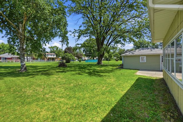 1009 38th Avenue, East Moline, IL 61244