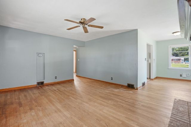 1009 38th Avenue, East Moline, IL 61244