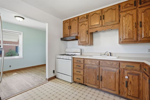 1009 38th Avenue, East Moline, IL 61244