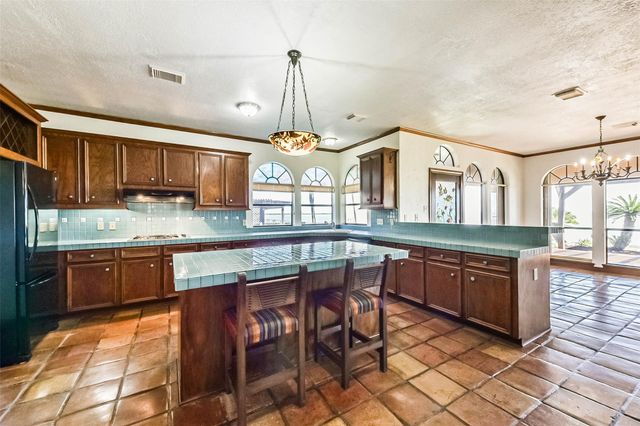 111 Bayridge Road, La Porte, TX 77571