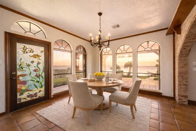 111 Bayridge Road, La Porte, TX 77571