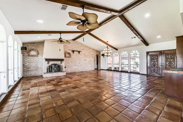 111 Bayridge Road, La Porte, TX 77571