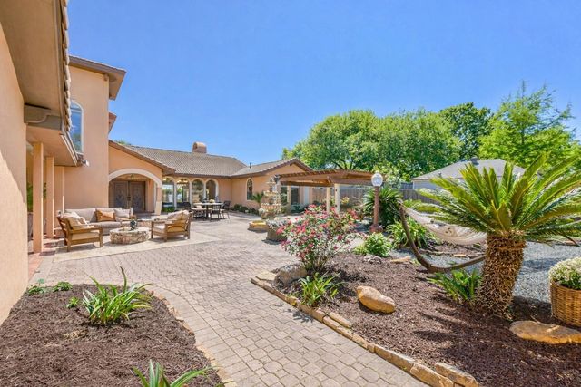 111 Bayridge Road, La Porte, TX 77571