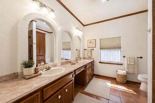 111 Bayridge Road, La Porte, TX 77571