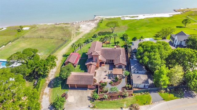 111 Bayridge Road, La Porte, TX 77571