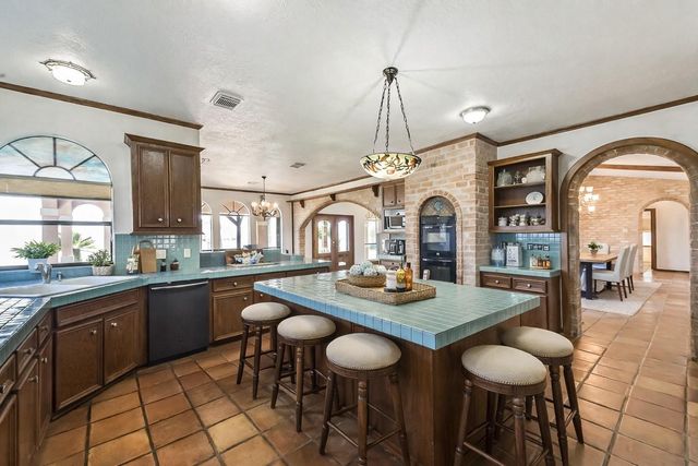 111 Bayridge Road, La Porte, TX 77571