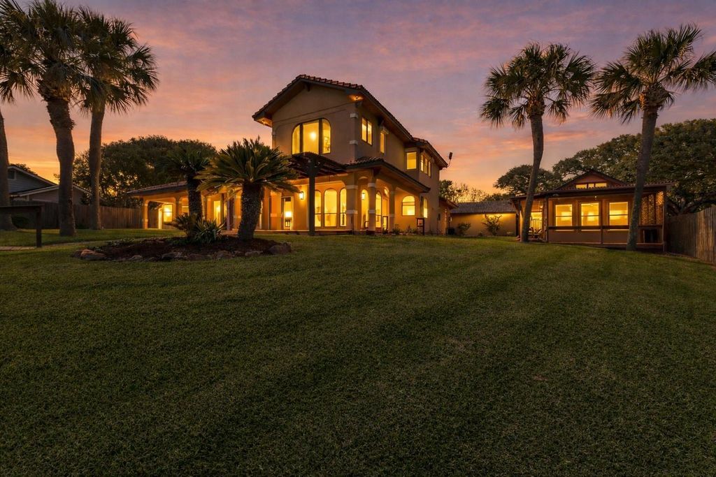111 Bayridge Road, La Porte, TX 77571