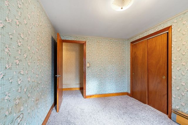 1064 Lakeview Ave, Dracut, MA 01826